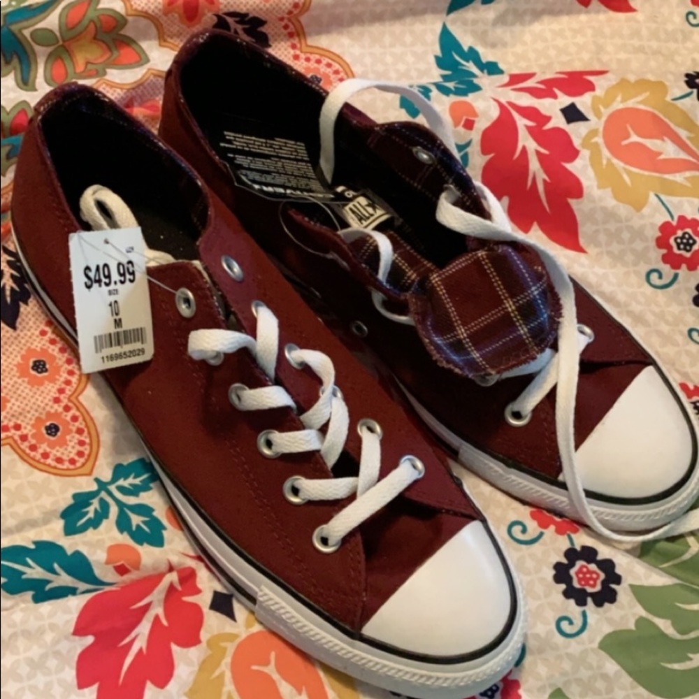 Converse, burgundy